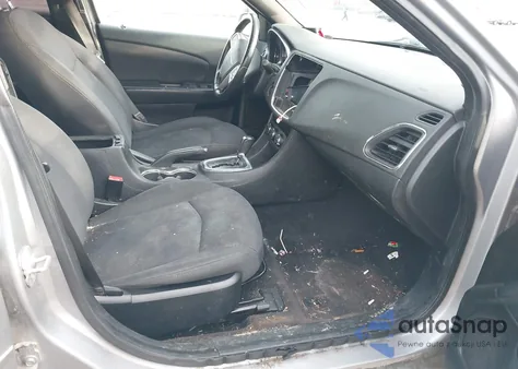 2013 Chrysler 200 Touring z USA, uszkodzony, nr VIN 1C3CCBBB0DN732088